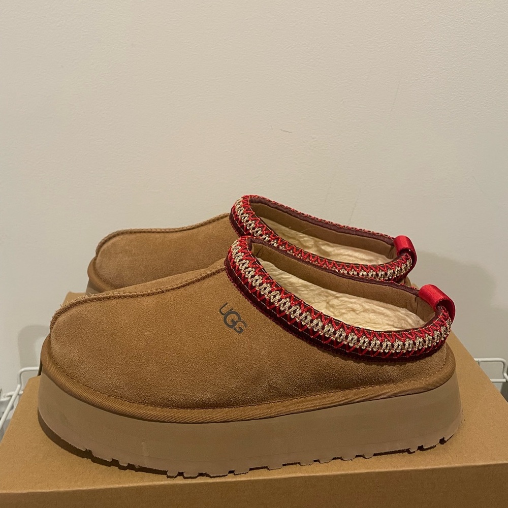 Women’s UGG Tazz slipper